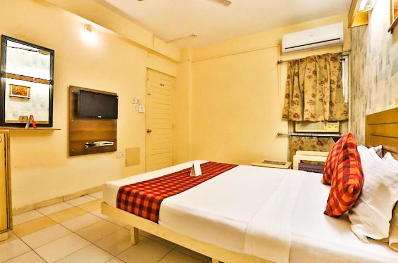 Hotel Tulsi Vadodara Esterno foto