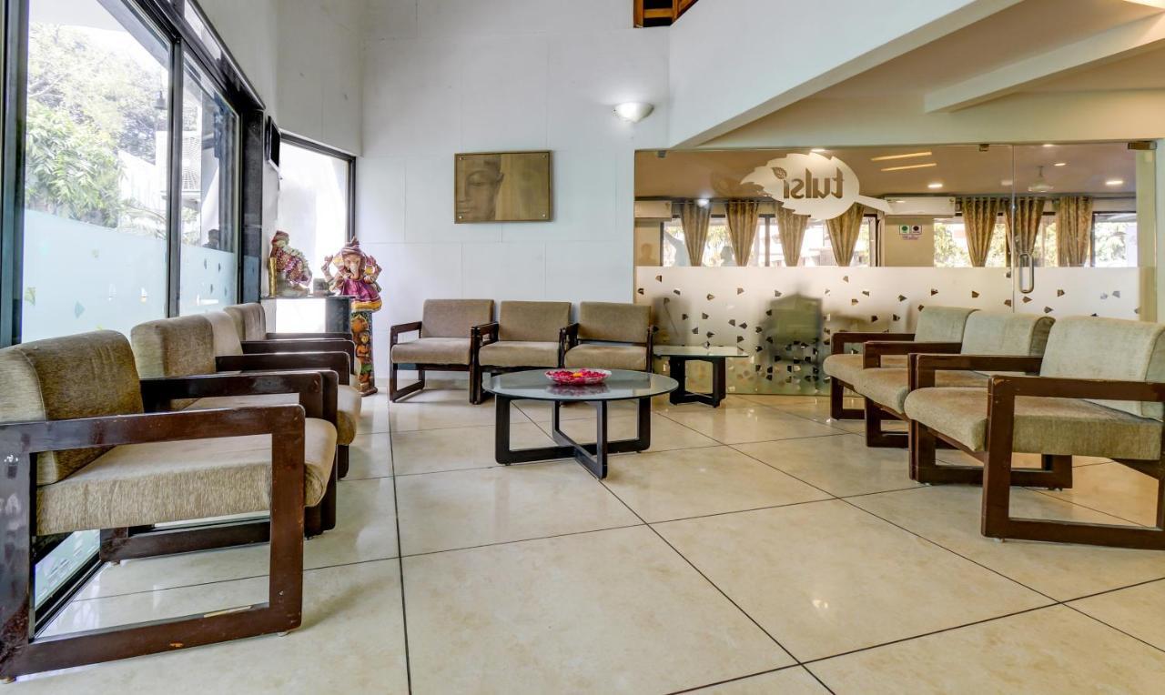 Hotel Tulsi Vadodara Esterno foto